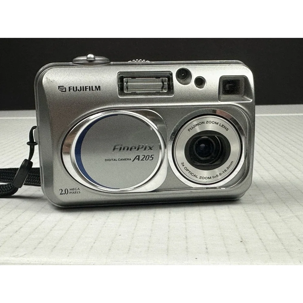 Fujifilm A205 Fine Pix 2.0 Mega Pixel Tested Working No SD Card No Battery